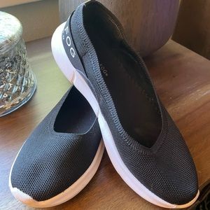 Comfy London Fog  slip ons